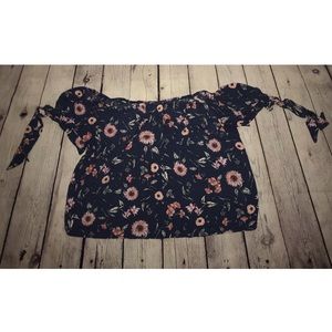 American eagle outfitters off shoulder top